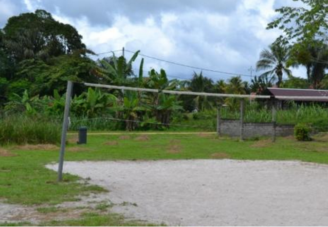 Le terrain de volley de Grand Santi